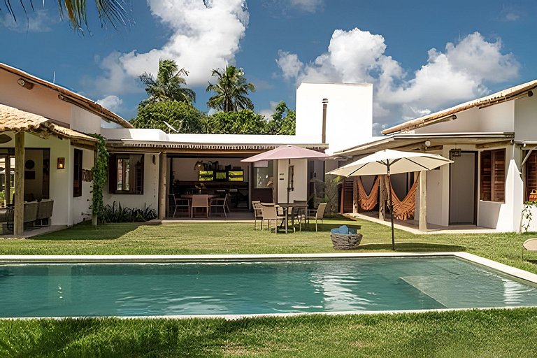 Casas duplicadas à 30 m da praia c/ serviço