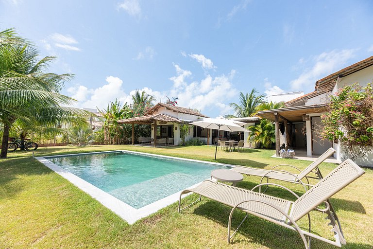 Casas duplicadas à 30 m da praia c/ serviço