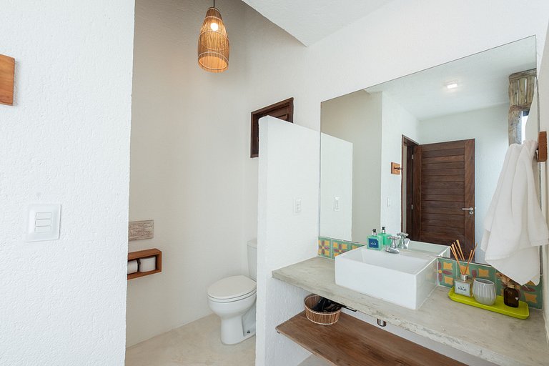 Casas duplicadas à 30 m da praia c/ serviço