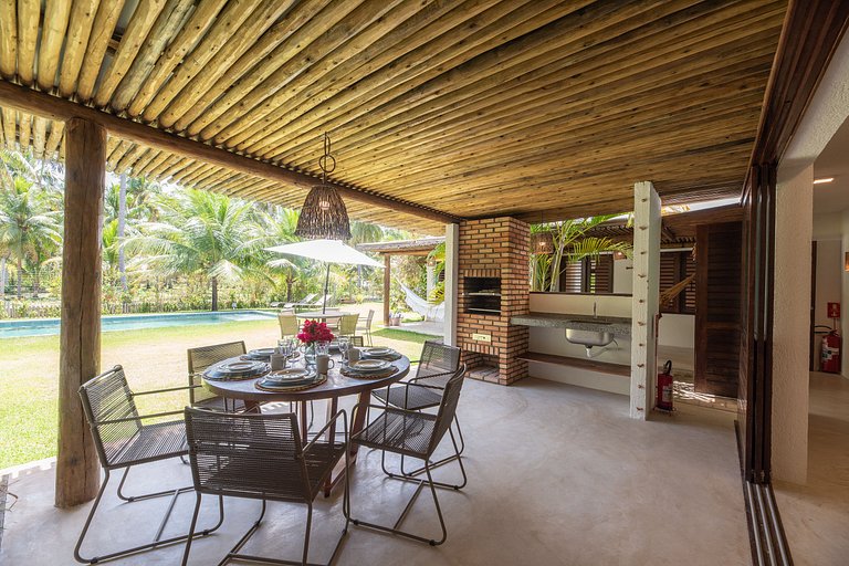 Casas duplicadas à 30 m da praia c/ serviço