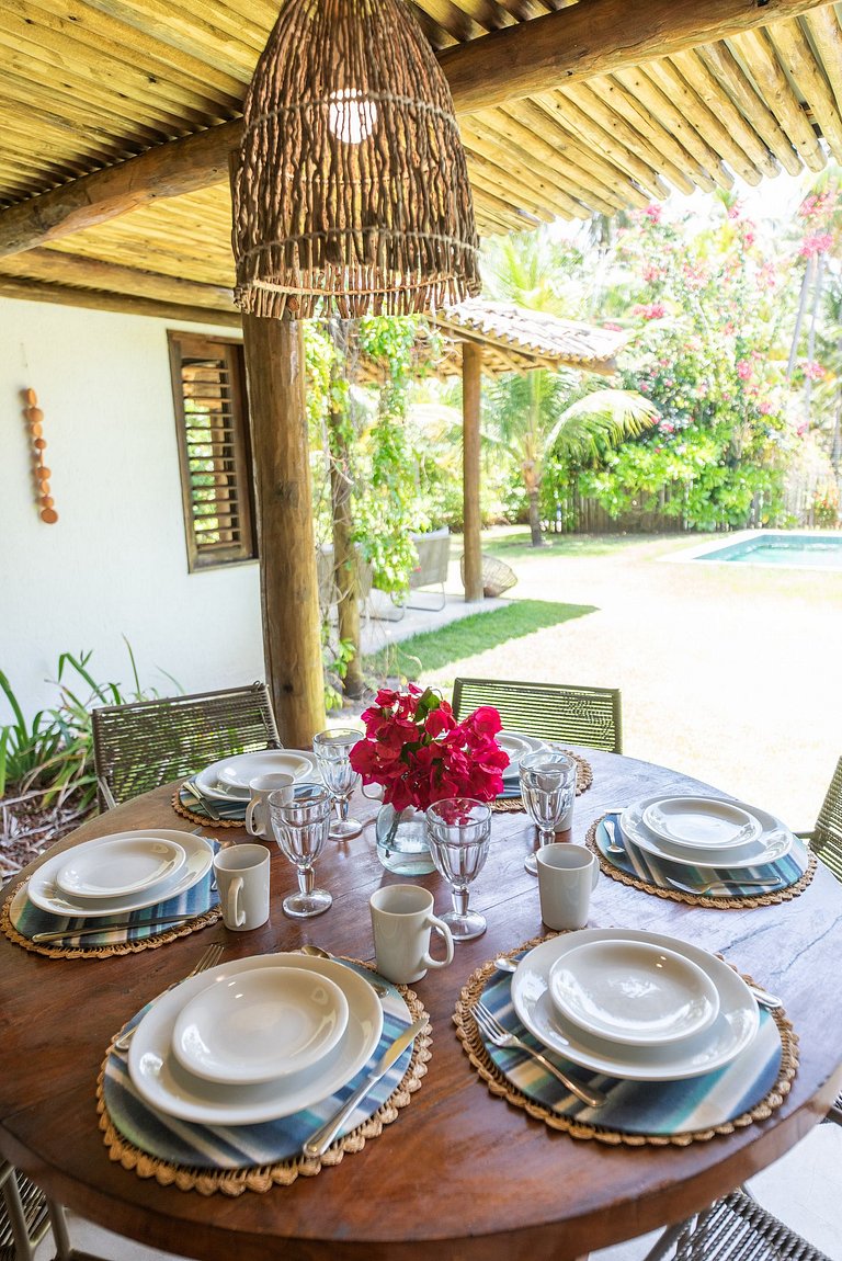Casas duplicadas à 30 m da praia c/ serviço
