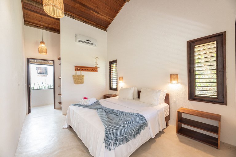 Casas duplicadas à 30 m da praia c/ serviço