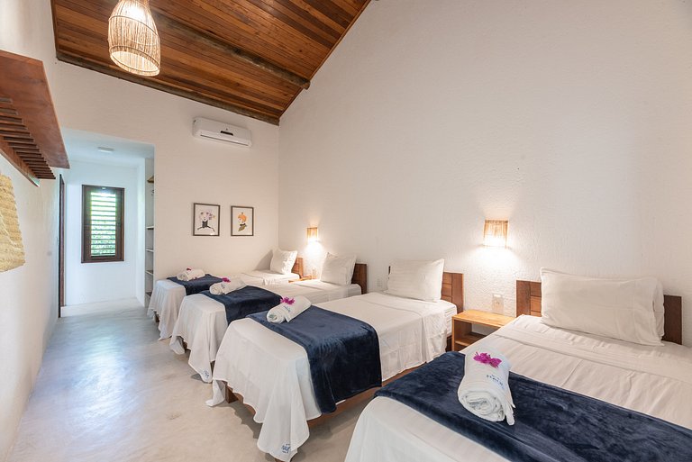 Casas duplicadas à 50 m da praia- 06 suítes
