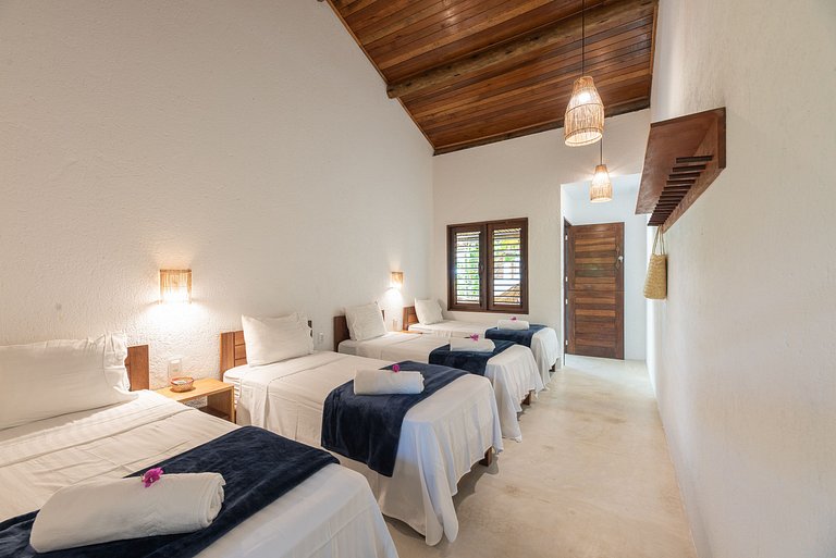 Casas duplicadas à 50 m da praia- 06 suítes