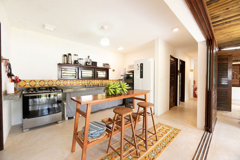 Casas duplicadas à 30 m da praia c/ serviço