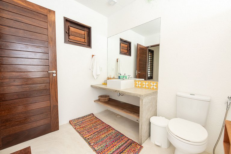 Casas duplicadas à 30 m da praia c/ serviço
