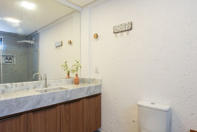 3 Suítes c/ piscina e rooftop a 100m da praia