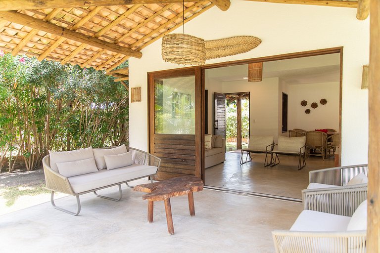 Casas duplicadas à 30 m da praia c/ serviço