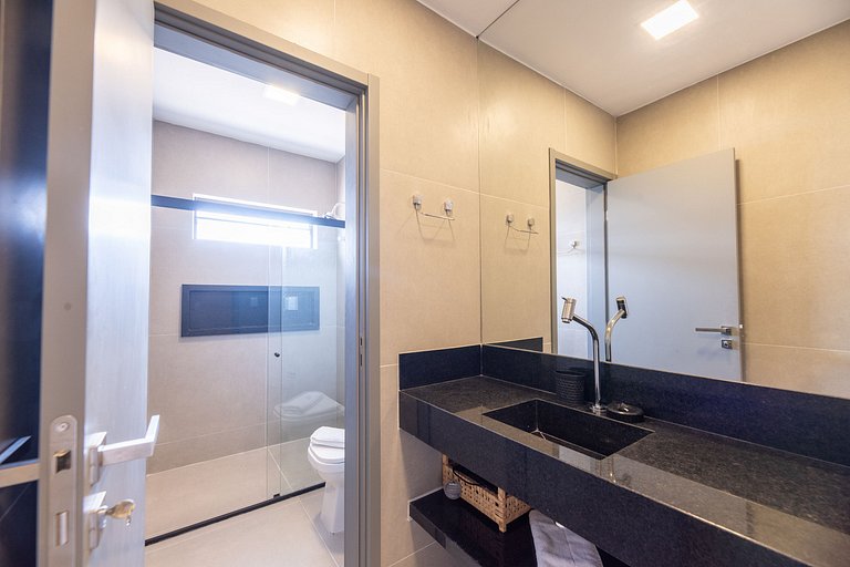 6 suíte com piscina privativa em condomínio