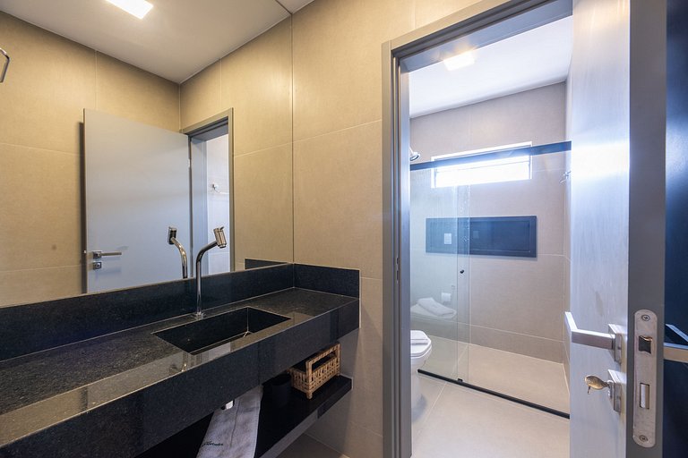 6 suíte com piscina privativa em condomínio