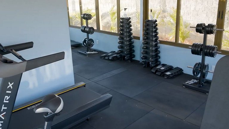 6 suíte com piscina privativa em condomínio