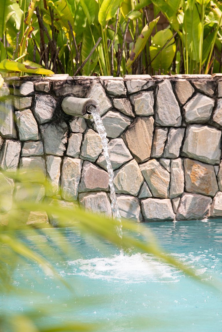 4 Suítes a 200m da Praia do Marceneiro