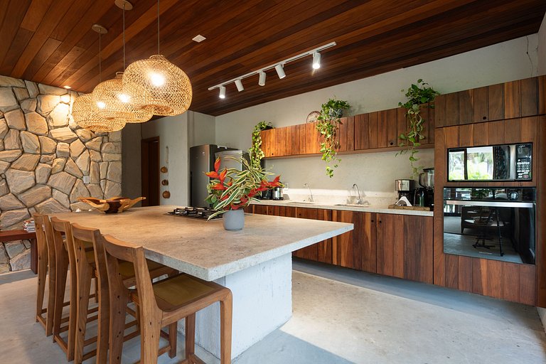 4 Suítes a 200m da Praia do Marceneiro