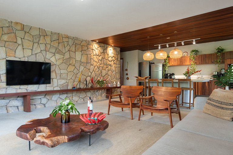 4 Suítes a 200m da Praia do Marceneiro