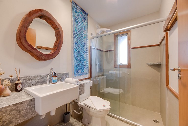 4 suítes a 50m da praia c/ piscina - Flamboyant 01