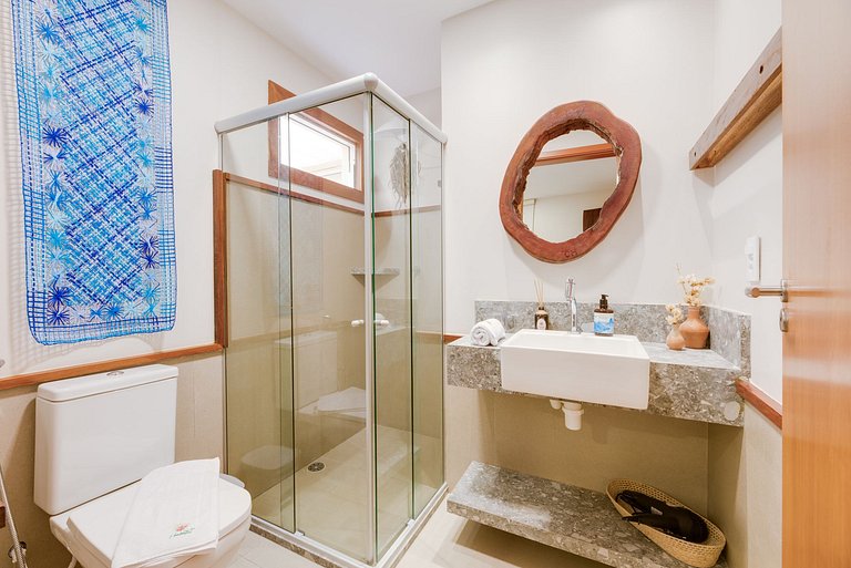 4 suítes a 50m da praia c/ piscina - Flamboyant 01