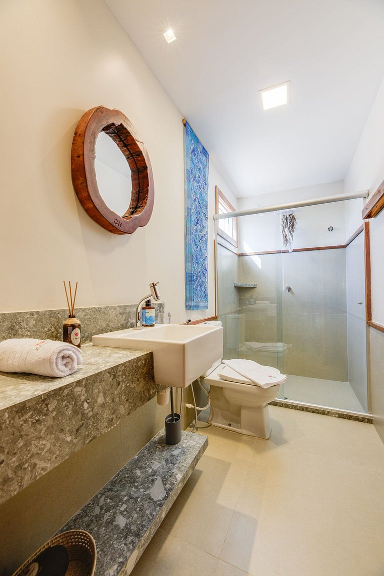 4 suítes a 50m da praia c/ piscina - Flamboyant 01