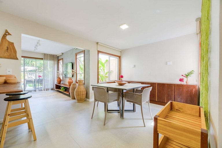 4 suítes a 50m da praia c/ piscina - Flamboyant 01