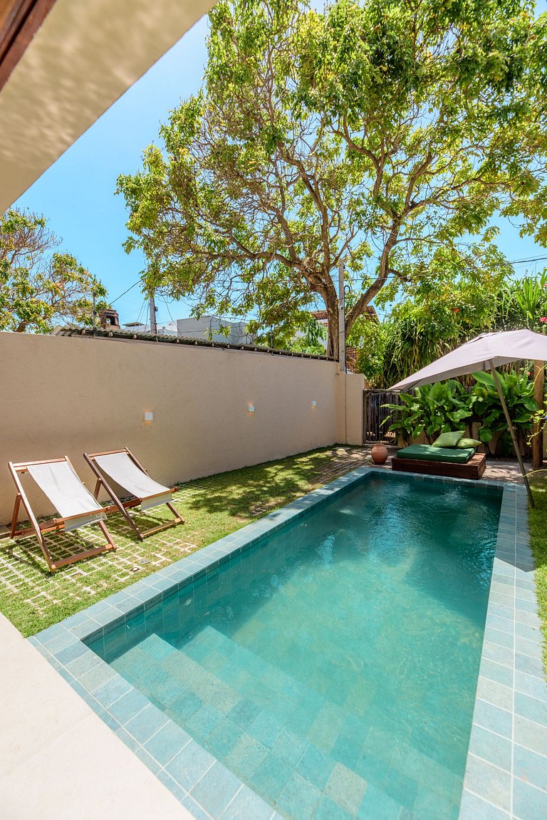 4 suítes a 50m da praia c/ piscina - Flamboyant 02