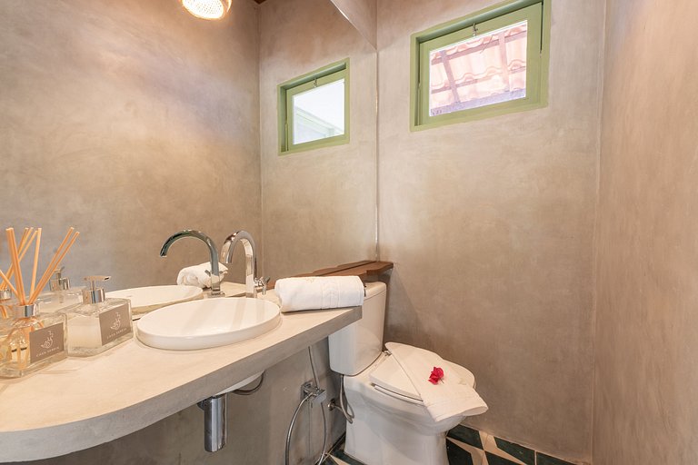 2 suítes c/ piscina privativa