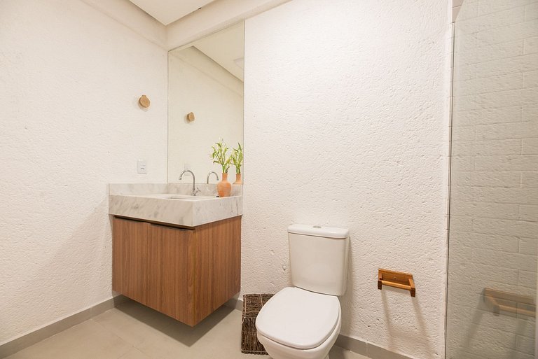 3 Suítes c/ piscina e rooftop a 100m da praia