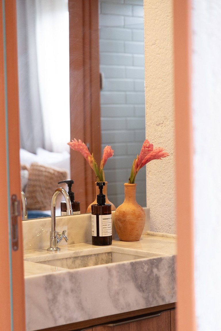 3 Suítes c/ piscina e rooftop a 100m da praia