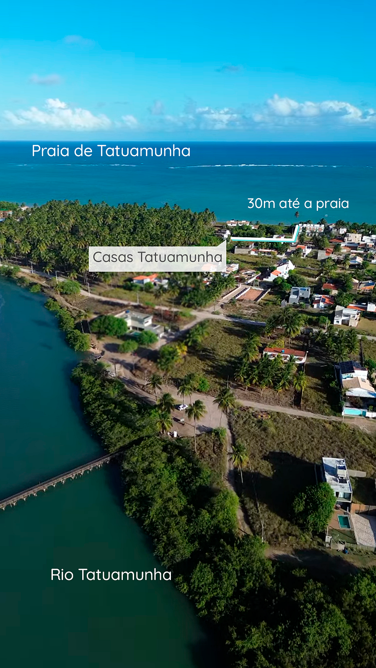 Casas duplicadas à 30 m da praia c/ serviço